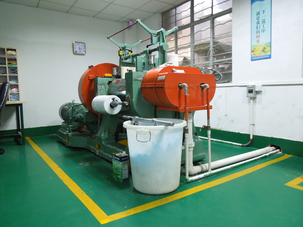 東莞硅膠模具廠家電話號(hào)碼